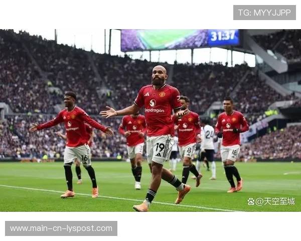 曼联球迷对球队冬窗补强表达强烈期待，曼联 冬窗